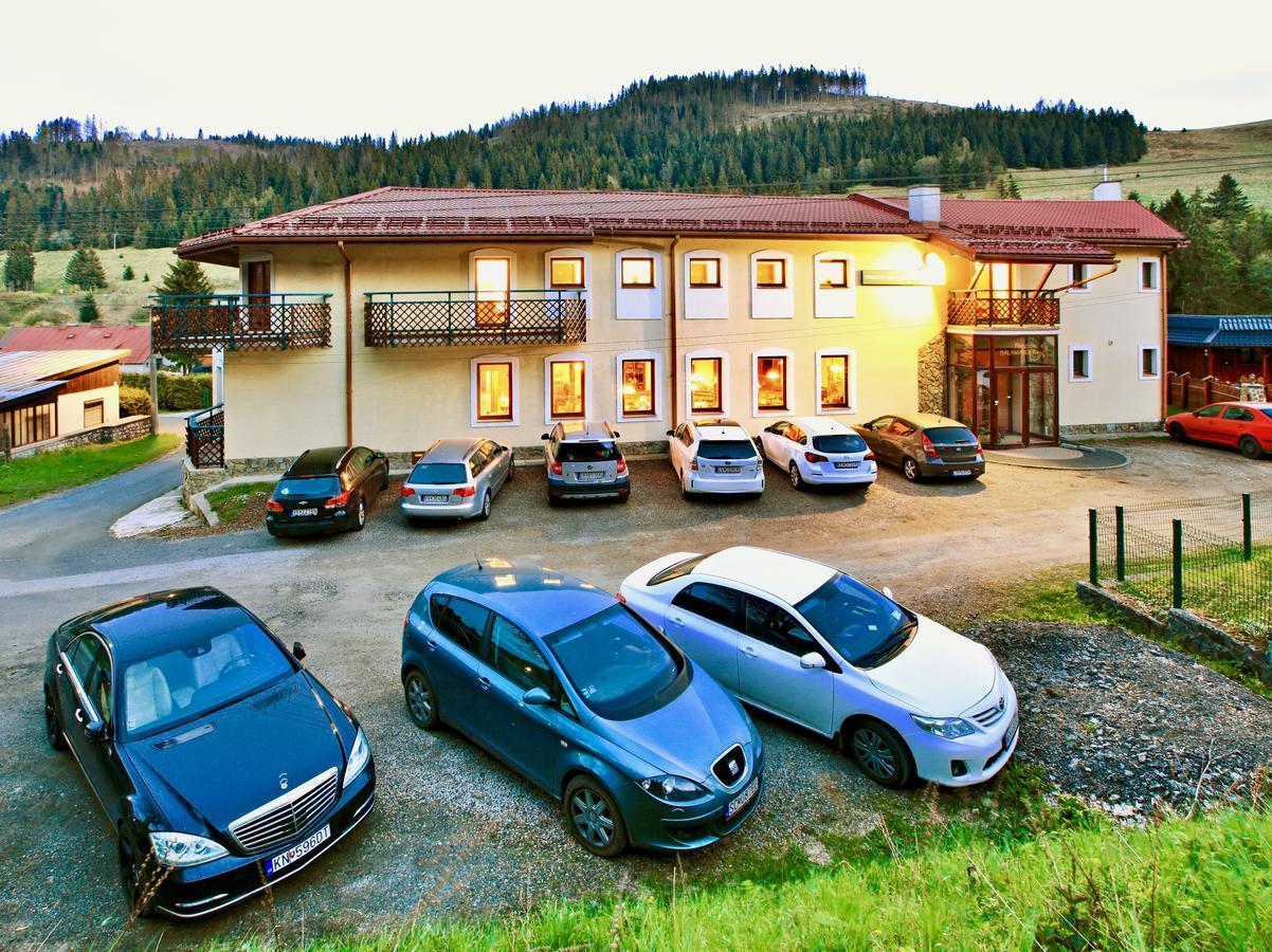 Penzion Salamander Mlynky Exterior foto